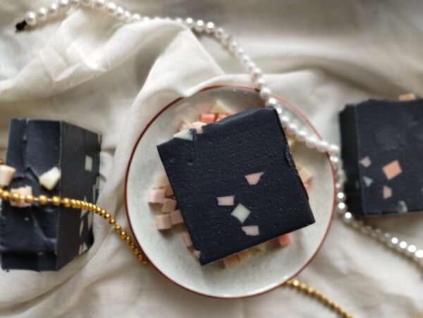 Confetti Charcoal Soap benefits Confetti Charcoal Deep Cleansing Detox Soap